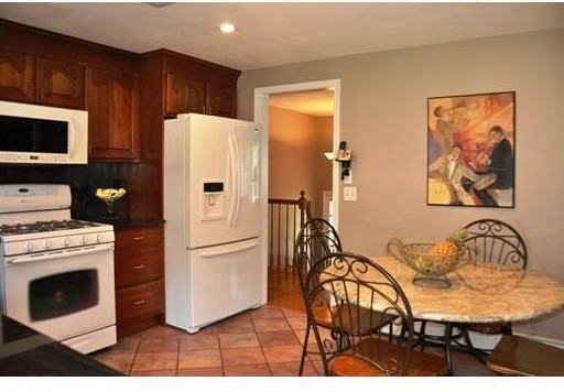 111 Vincent Rd - Photo 3 of 14