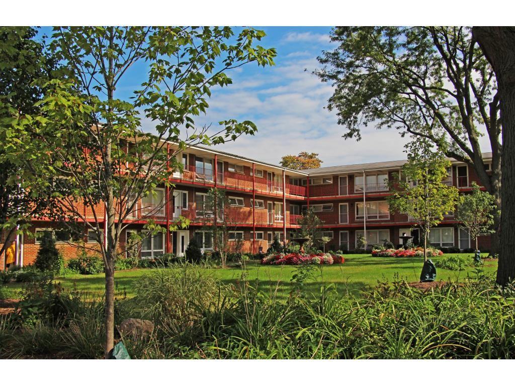 231 South Villa Apartments - Photo 2 of 18