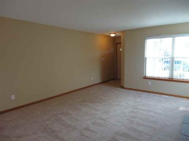 1706 Steeple Dr - Photo 3 of 12