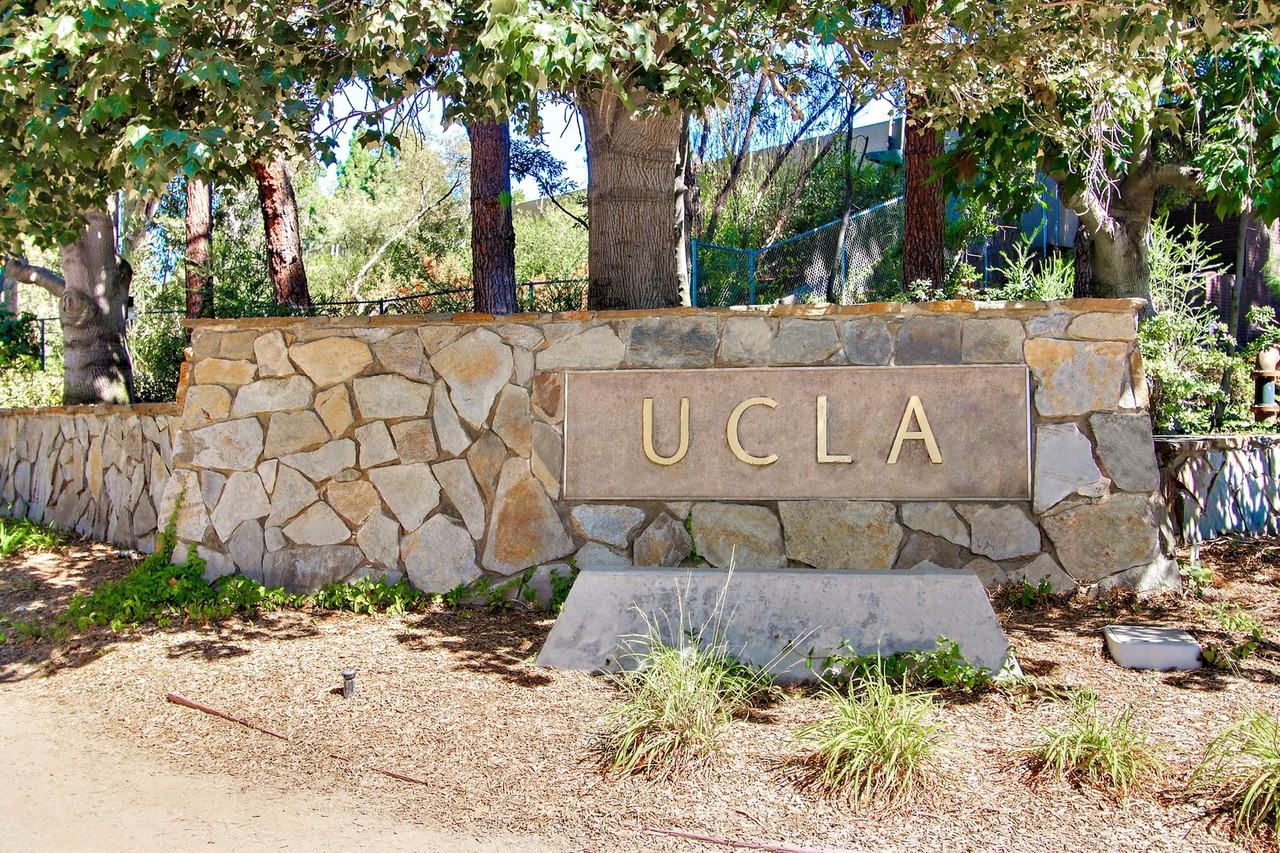 The Kelton Arms - Photo 7 of 50