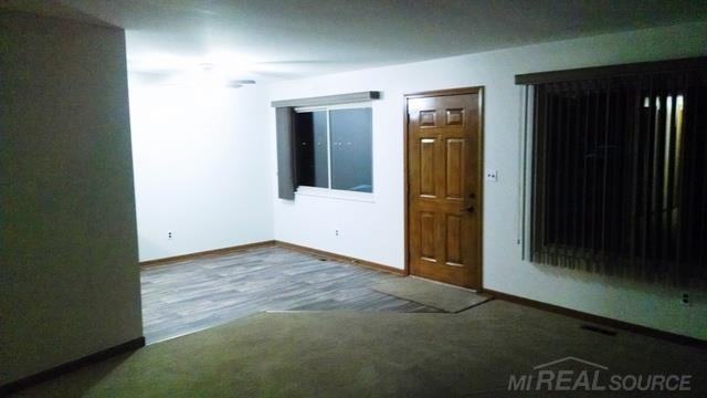 39506 Muffatt St - Photo 2 of 10