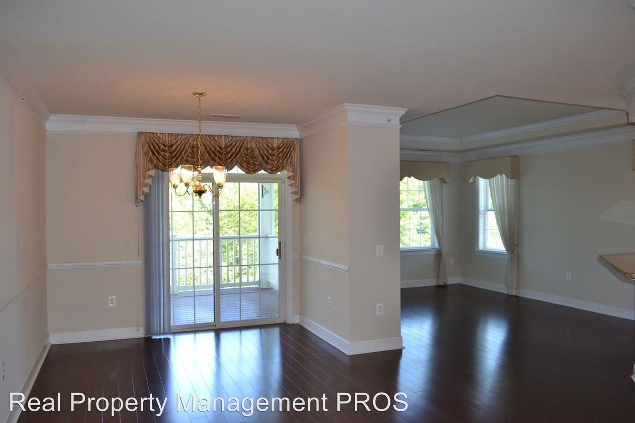 15221 Royal Crest Dr #305 - Photo 3 of 35