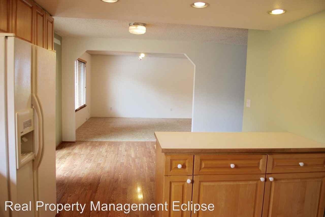 15219 110th Pl NE - Photo 3 of 16