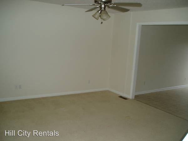 107 Willard Way - Photo 3 of 5