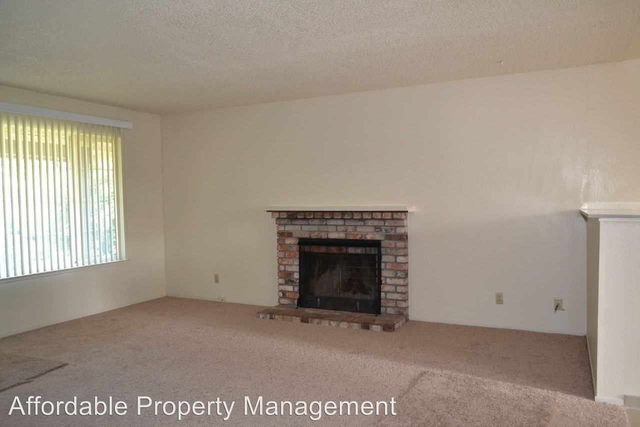 2662 Oregon St - Photo 3 of 8