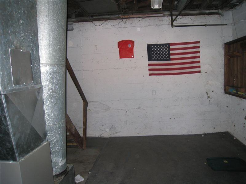 230 S Hanover St - Photo 3 of 16