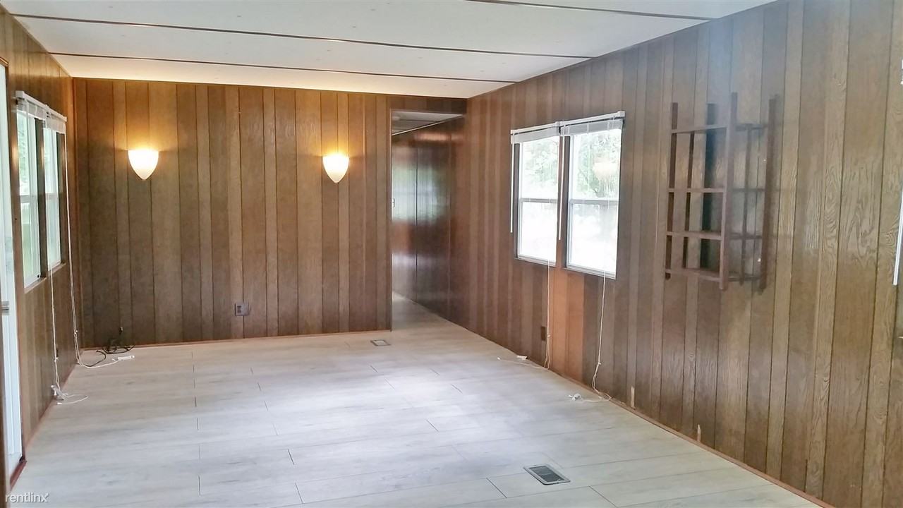 203 Forest Knoll Dr - Photo 2 of 7