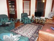 40 Quincy St - Photo 3 of 6