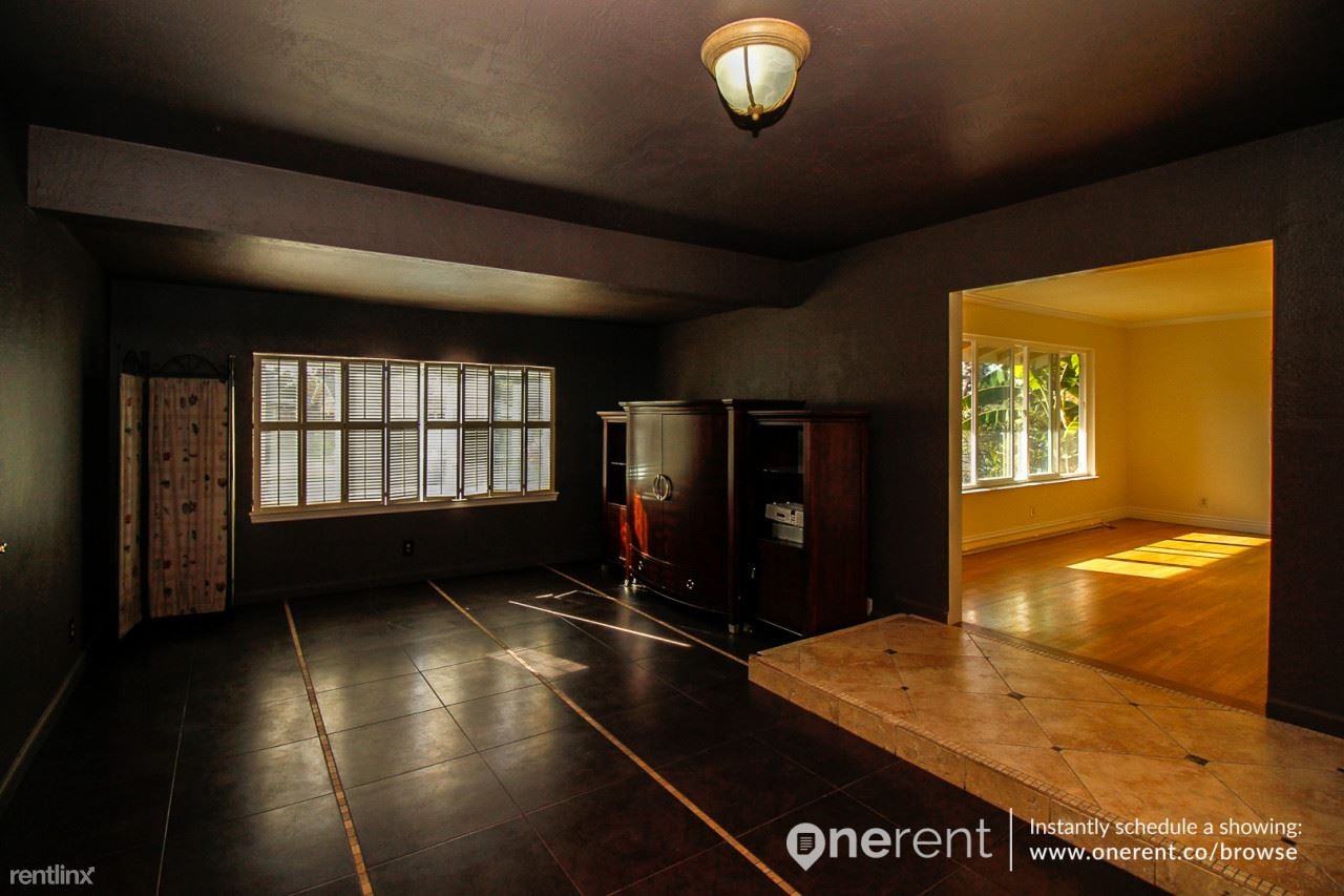 3219 Percivale Dr - Photo 3 of 12