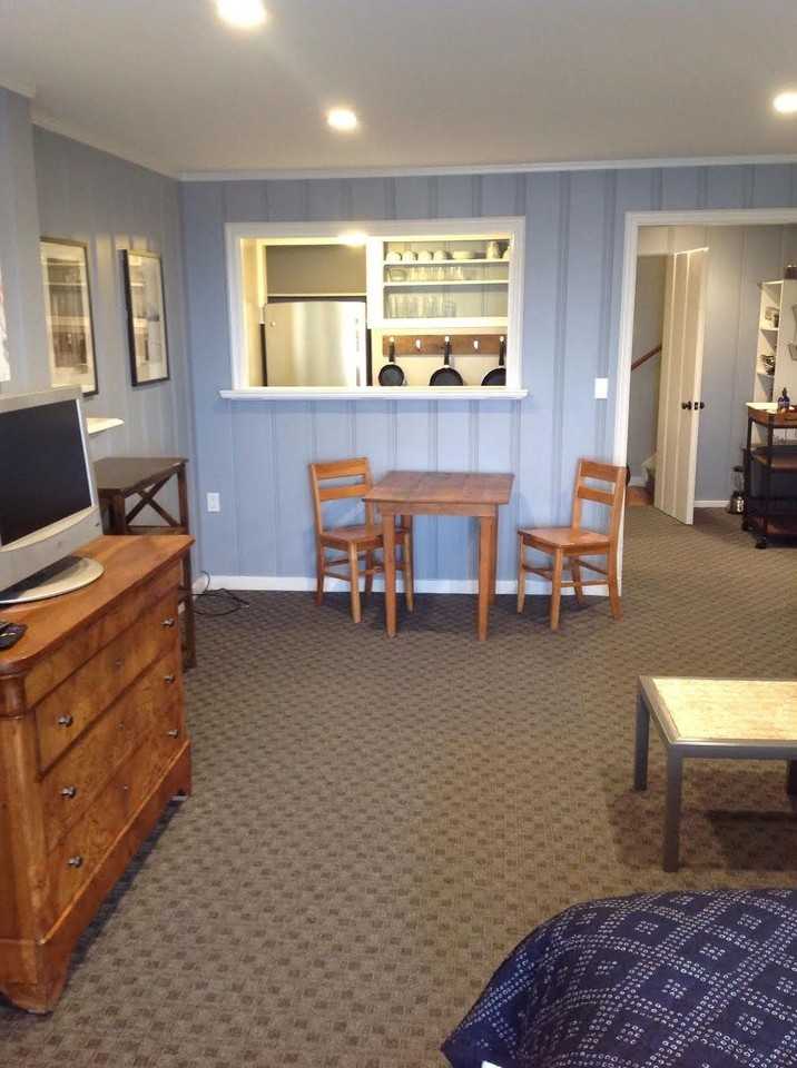 1637 16th Ave - Photo 2 of 11