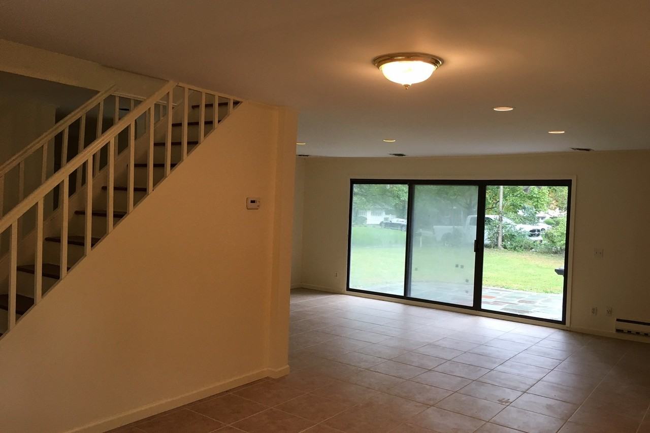 53 Sycamore Dr - Photo 3 of 10