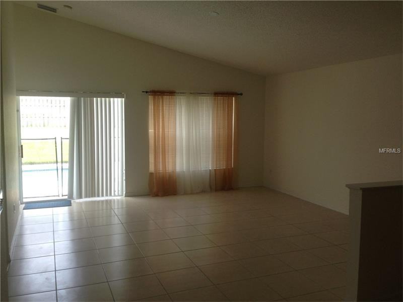 844 Bloomingdale Dr - Photo 2 of 15