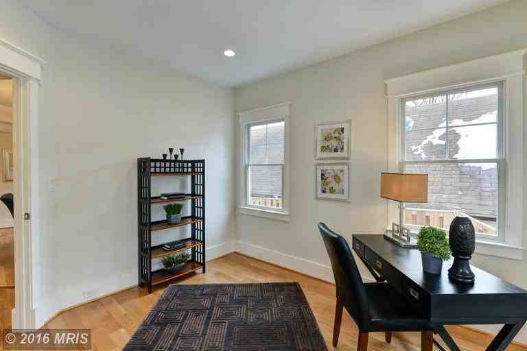 1919 N George Mason Dr - Photo 3 of 28