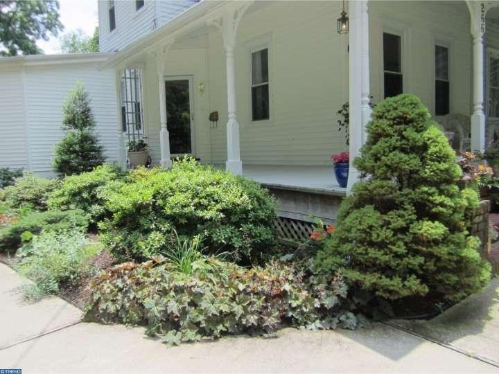 266 E Linden St - Photo 3 of 23