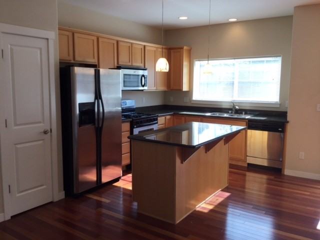 7347 Rainier Dr - Photo 3 of 10