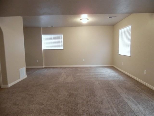 352 W 400 N - Photo 3 of 12