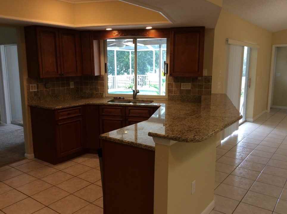 1559 McAuliffe Ln - Photo 3 of 8