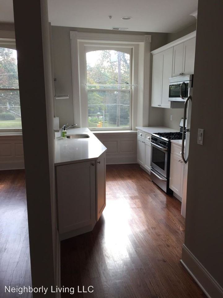 109-115 Carpenter Ln - Photo 3 of 10