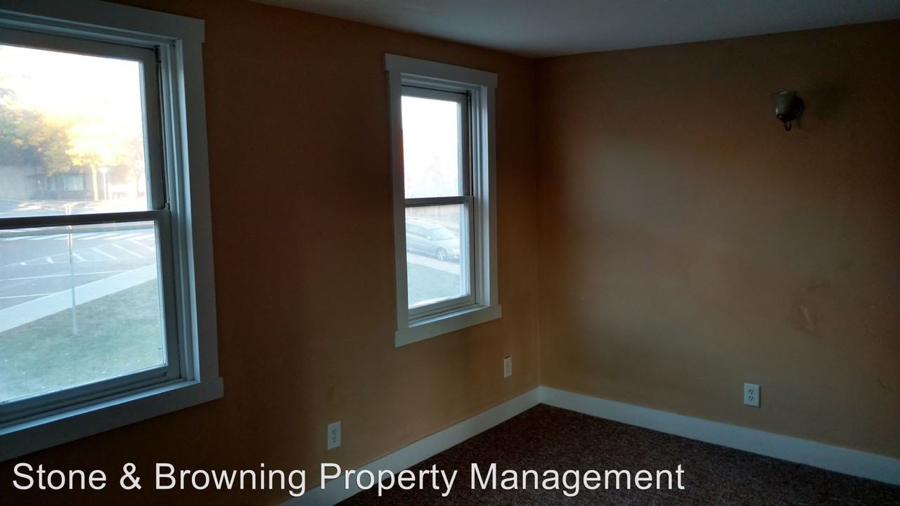 41 W Center St - Photo 3 of 7