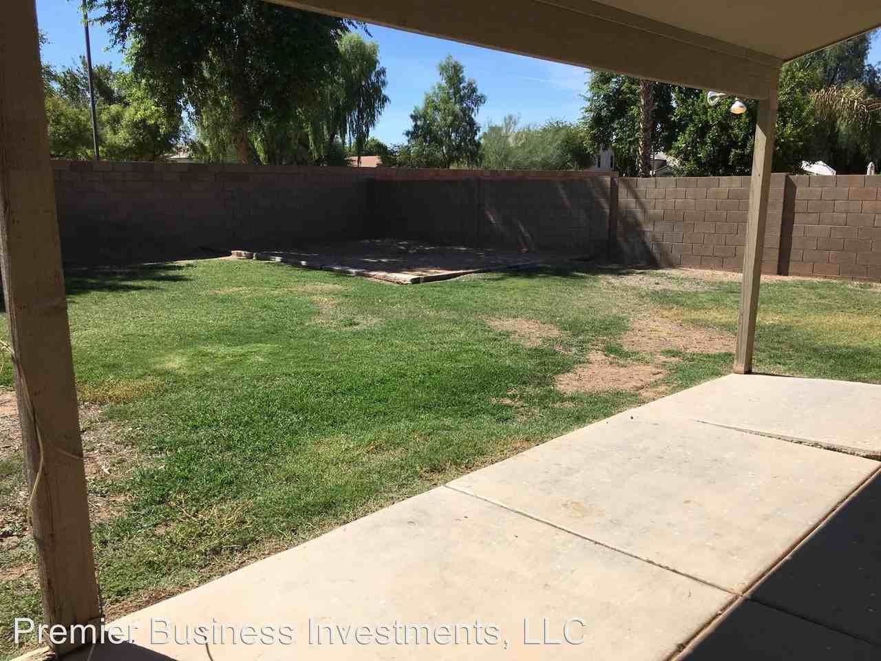 927 E Baylor Ln - Photo 2 of 15