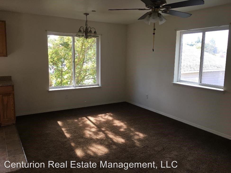 440 Norway St NE - Photo 2 of 15