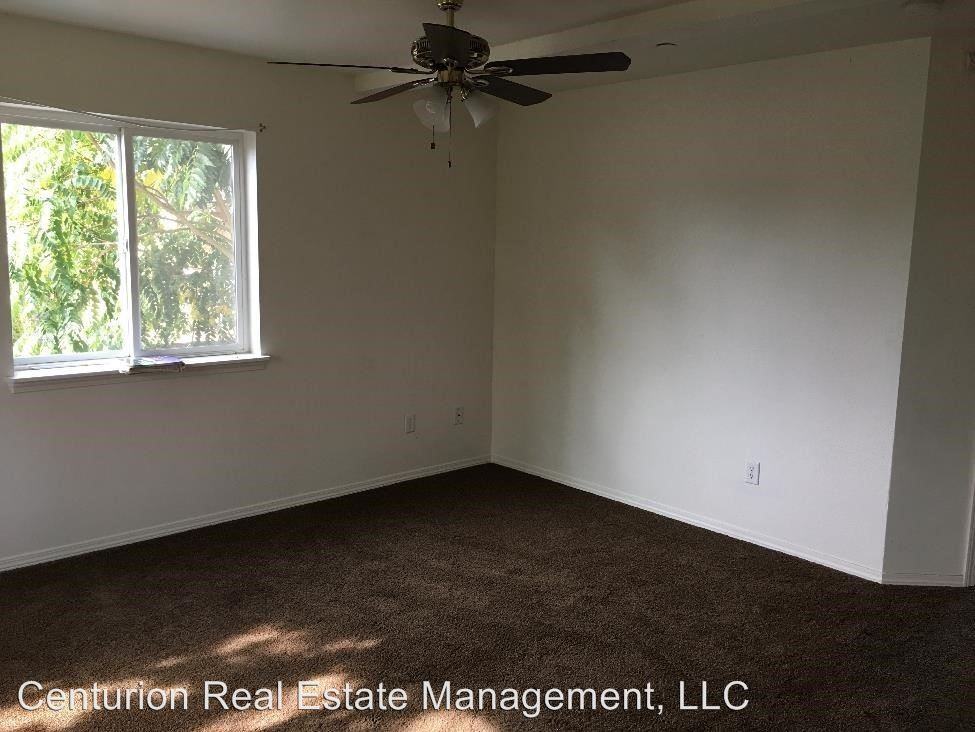 440 Norway St NE - Photo 3 of 15