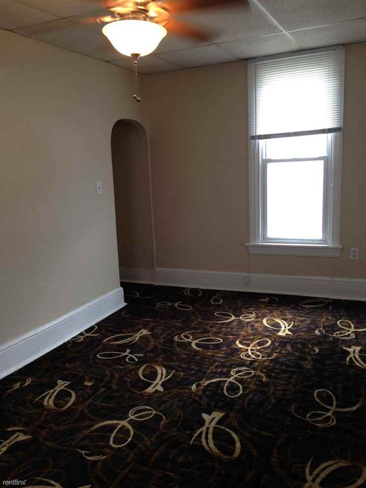 101 Crawford Ave - Photo 3 of 9