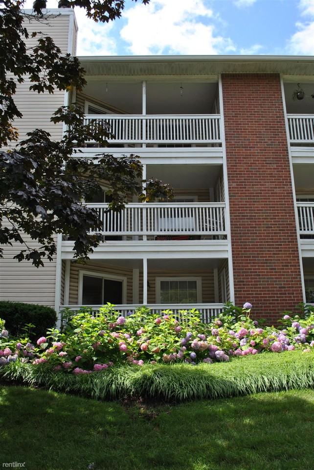 1538 Lincoln Way - Photo 2 of 9