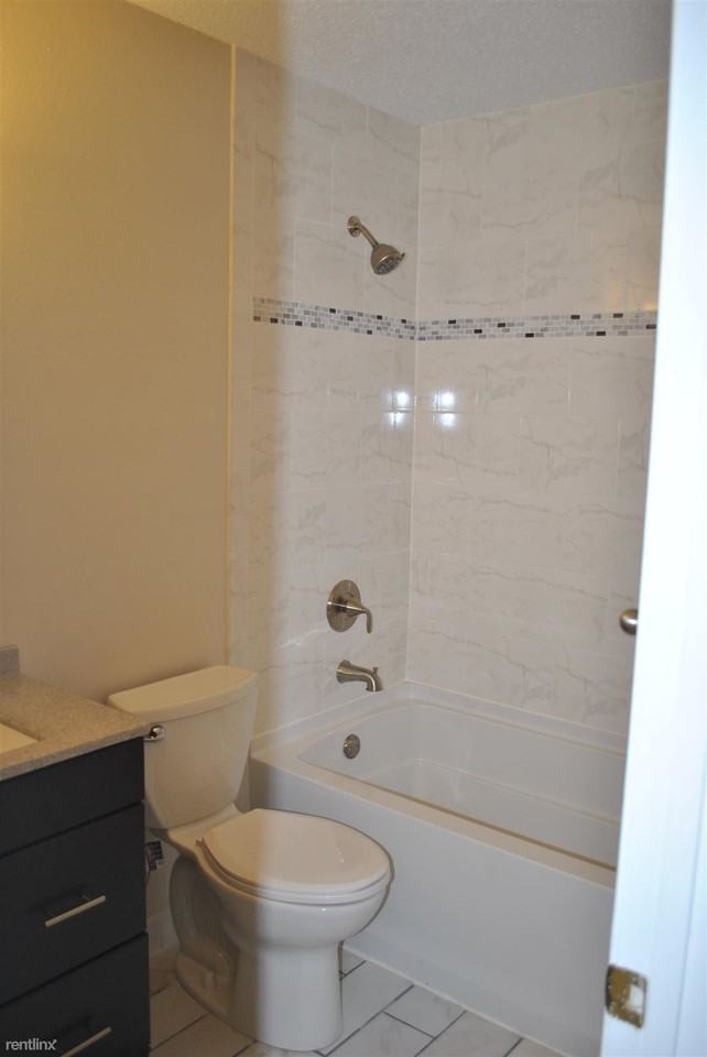 1538 Lincoln Way - Photo 3 of 9