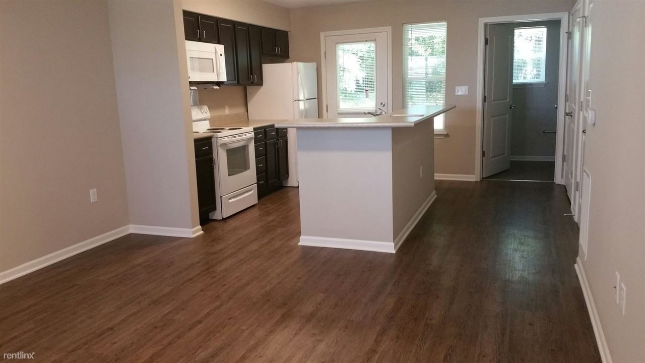 Thompson Greene - Photo 3 of 10