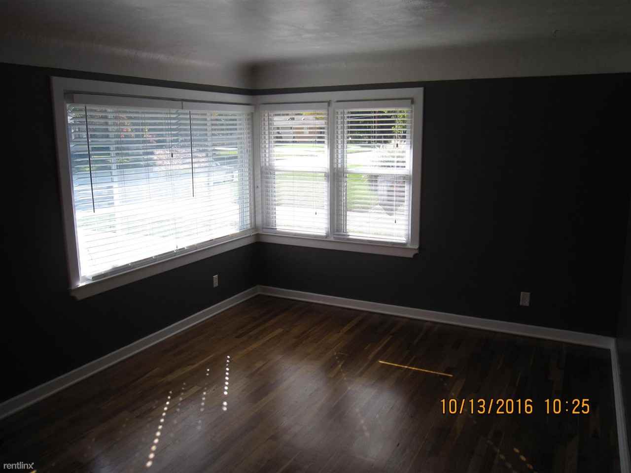 3239 Earle Ave SW - Photo 2 of 16