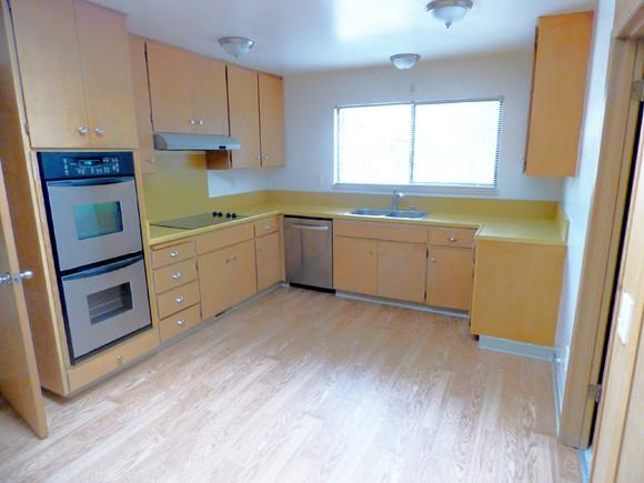 3145 Bird Rock Rd - Photo 3 of 11