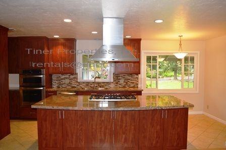 3312 White Oak Ct - Photo 2 of 13