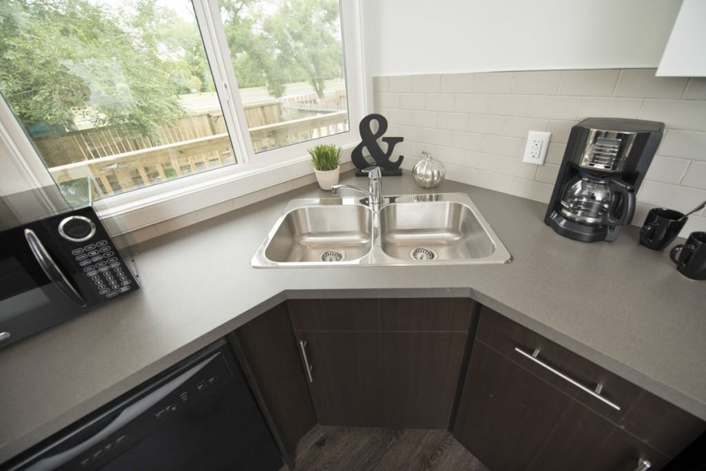 738 Scotland Ave - Photo 3 of 43