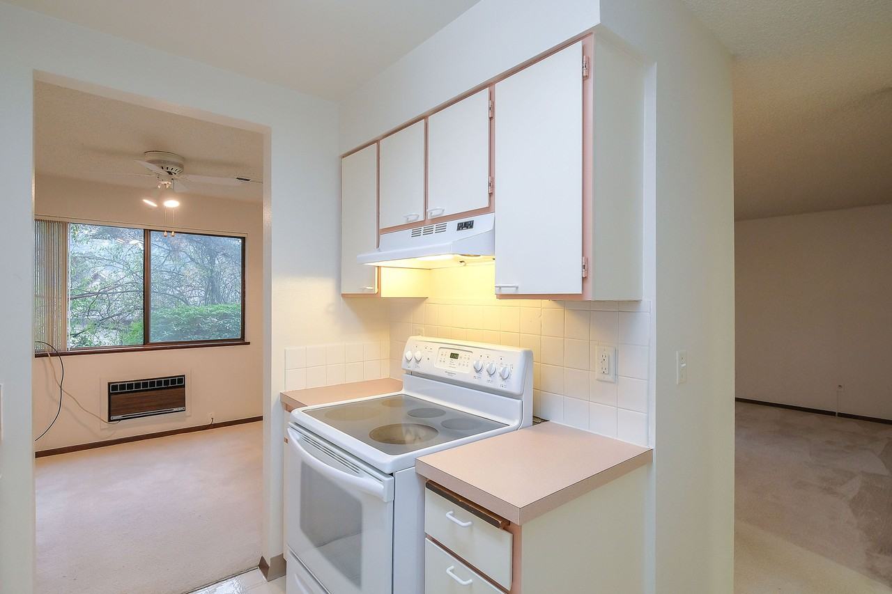 3134 SE Lake Rd - Photo 3 of 19