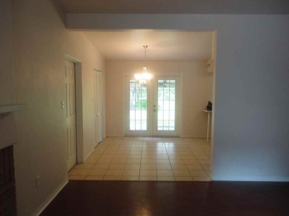 1906 NW 37 Blvd - Photo 2 of 6