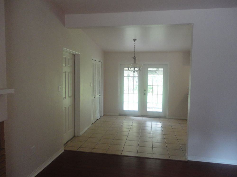 1906 NW 37 Blvd - Photo 3 of 6