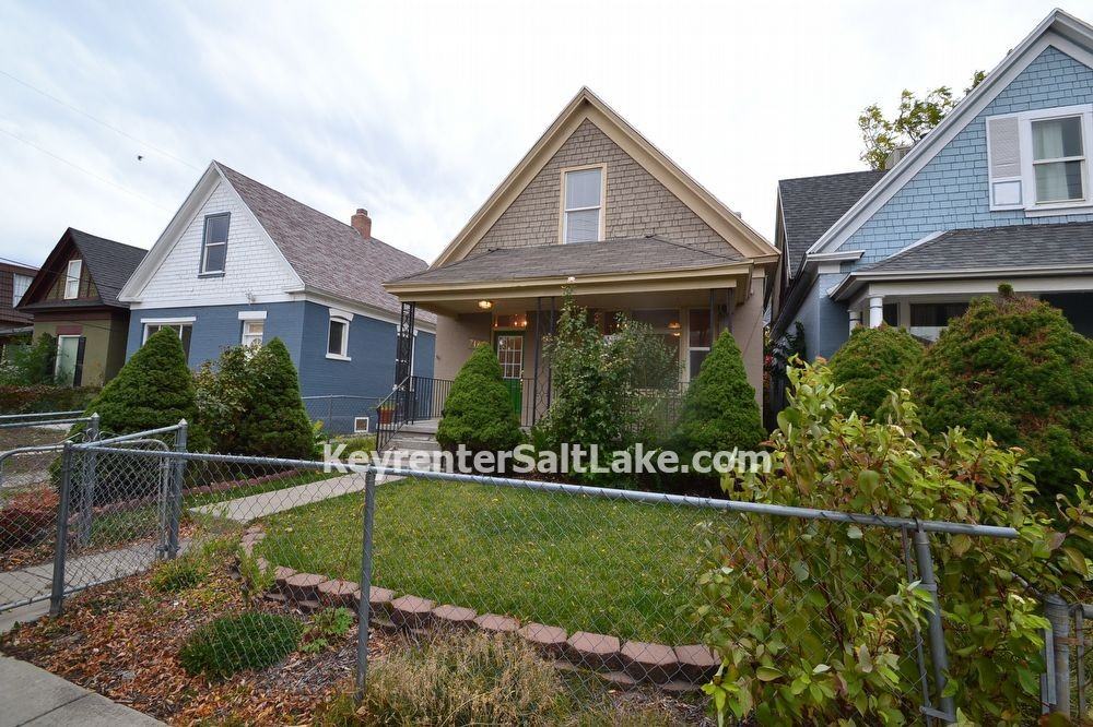 718 S 400 E - Photo 2 of 32