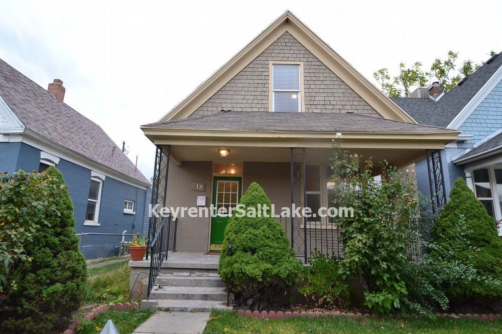 718 S 400 E - Photo 3 of 32