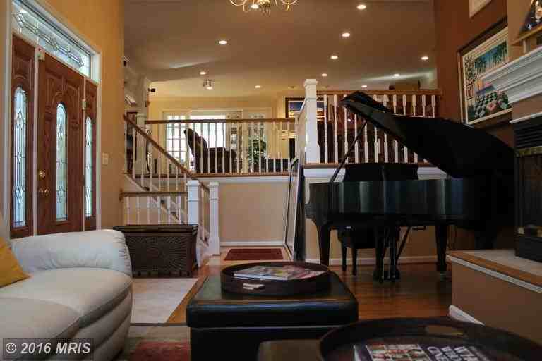 8232 Citadel Pl - Photo 3 of 20