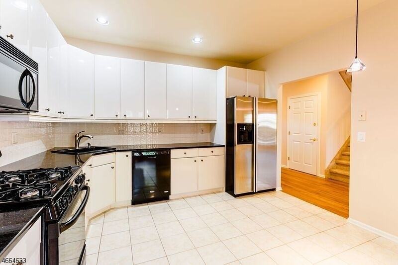 30 Pebble Beach Dr - Photo 2 of 16