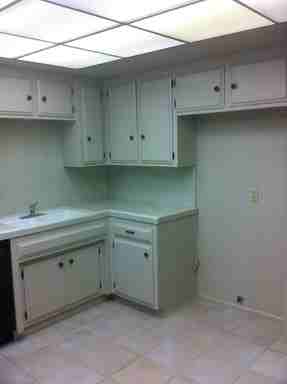 402 Lansing Dr - Photo 3 of 14