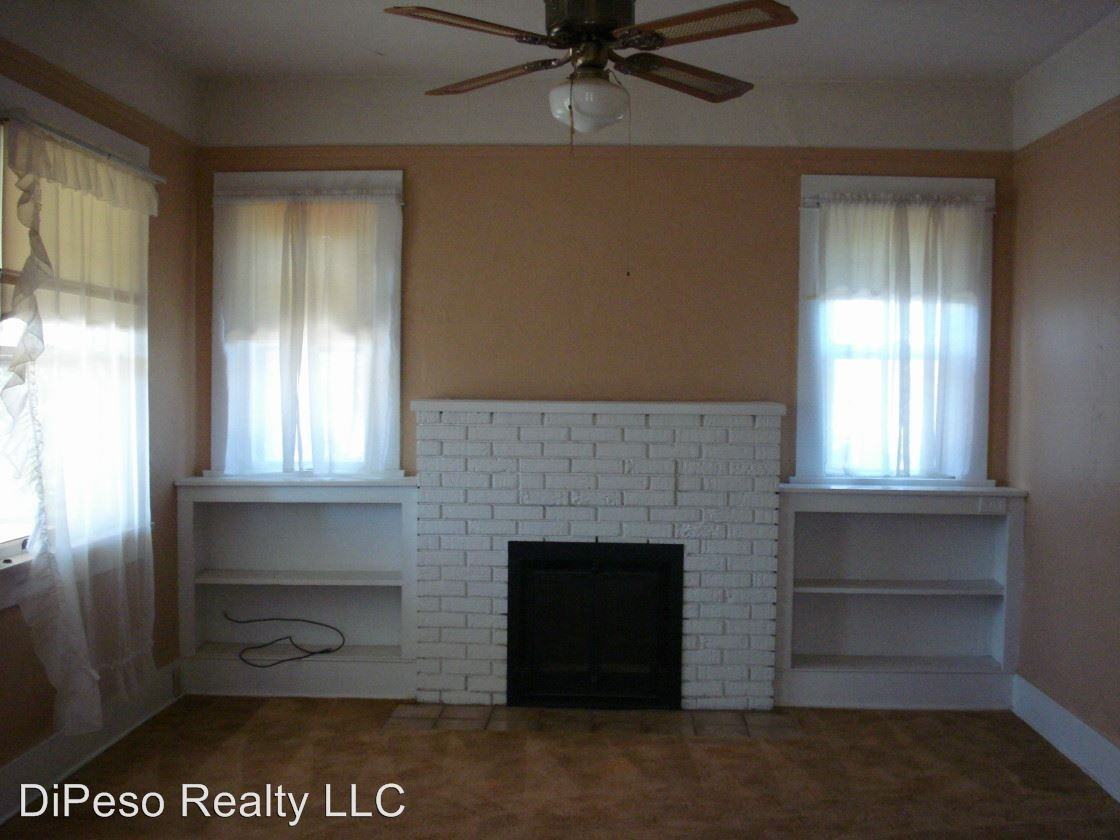 137 E 7th St - Photo 2 of 7