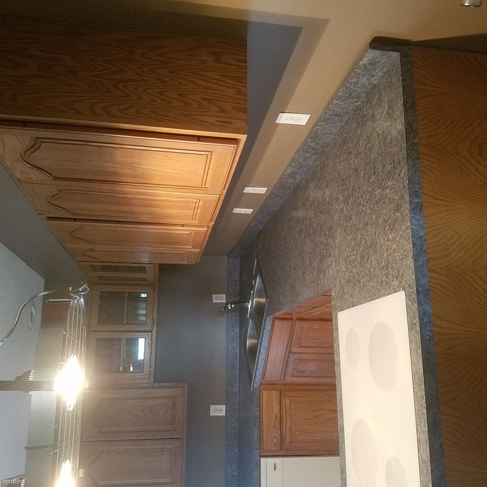 325 Adams Ln - Photo 2 of 6