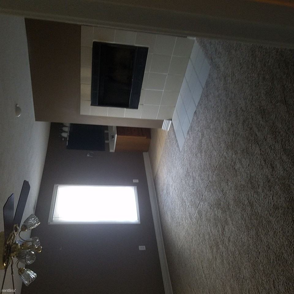 325 Adams Ln - Photo 3 of 6