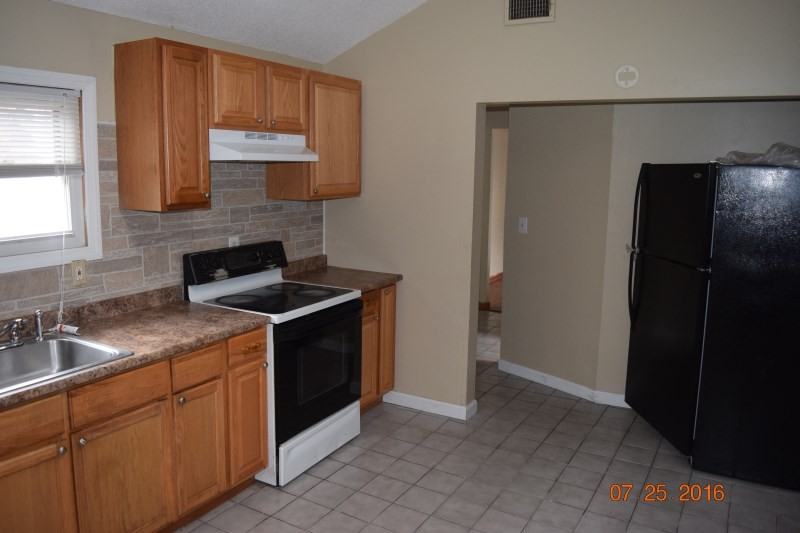 108 Marble St - Photo 3 of 6