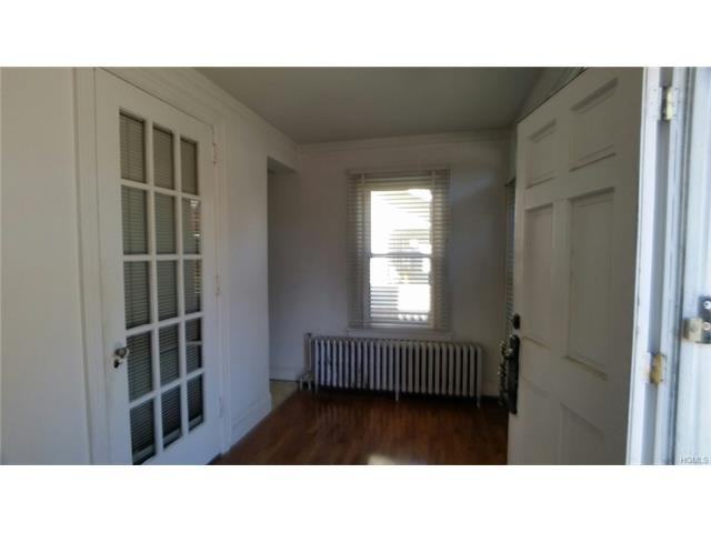 23 Lee Ave - Photo 3 of 25