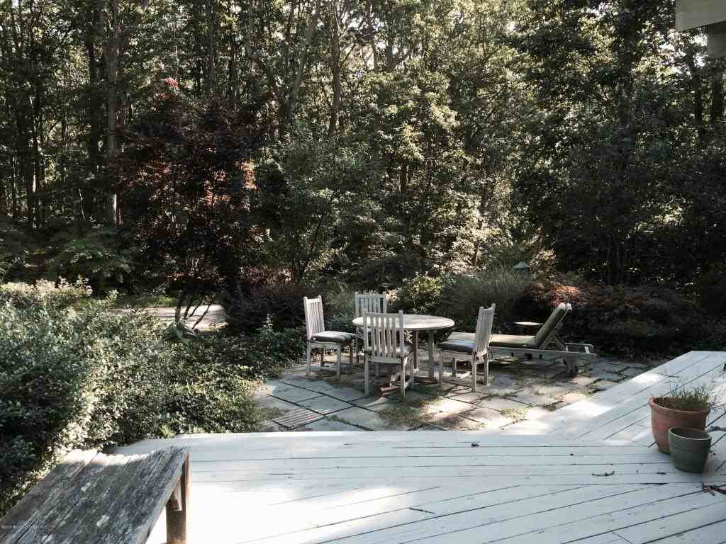 129 Mohawk Ave - Photo 3 of 10