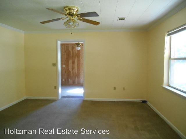 484 Elm St - Photo 3 of 19