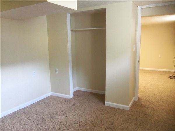 532 N Michigan Ave - Photo 3 of 8